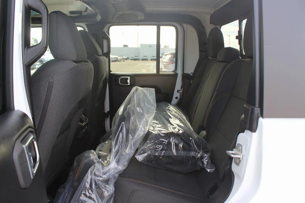 New 2026 Bright White Clear-Coat Exterior Paint Jeep Sport S image 9