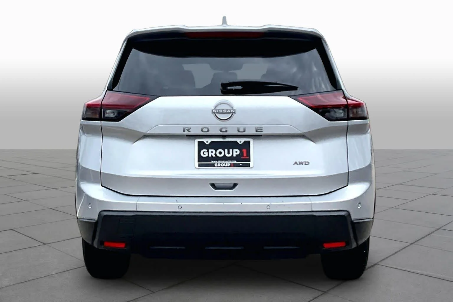 Used 2025 Brilliant Silver Metallic Nissan SV image 5