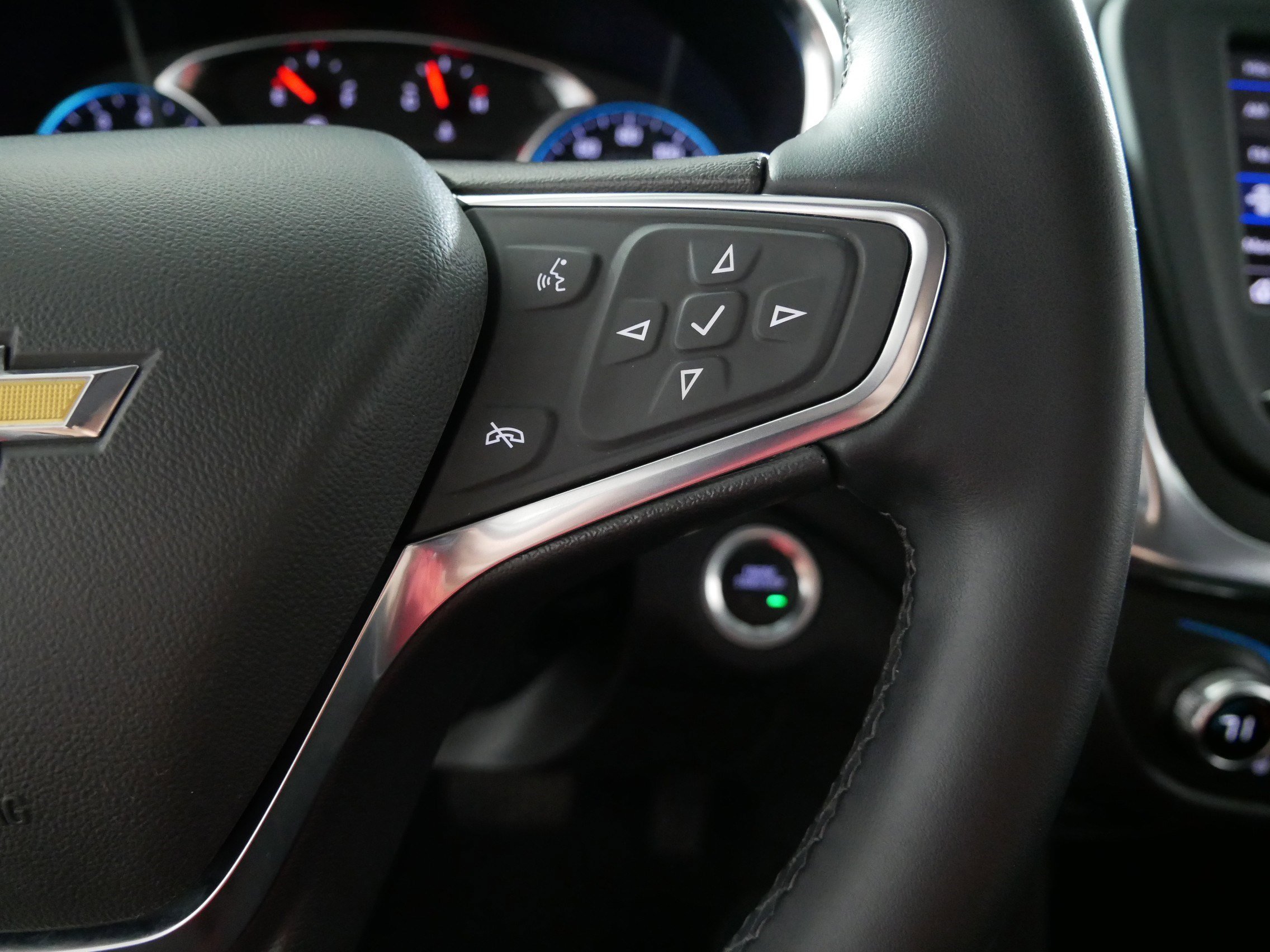 Used 2024 Sterling Gray Metallic Chevrolet LT image 28