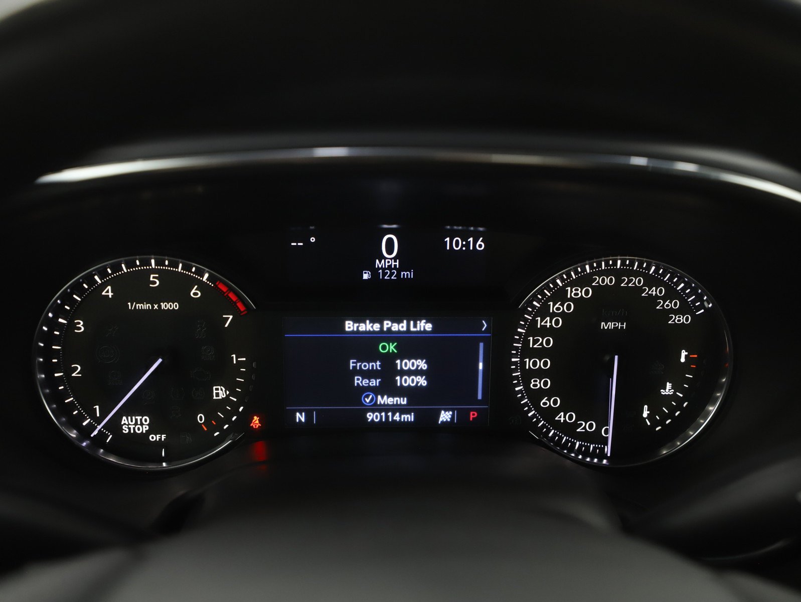 Used 2021 White Cadillac Sport image 24
