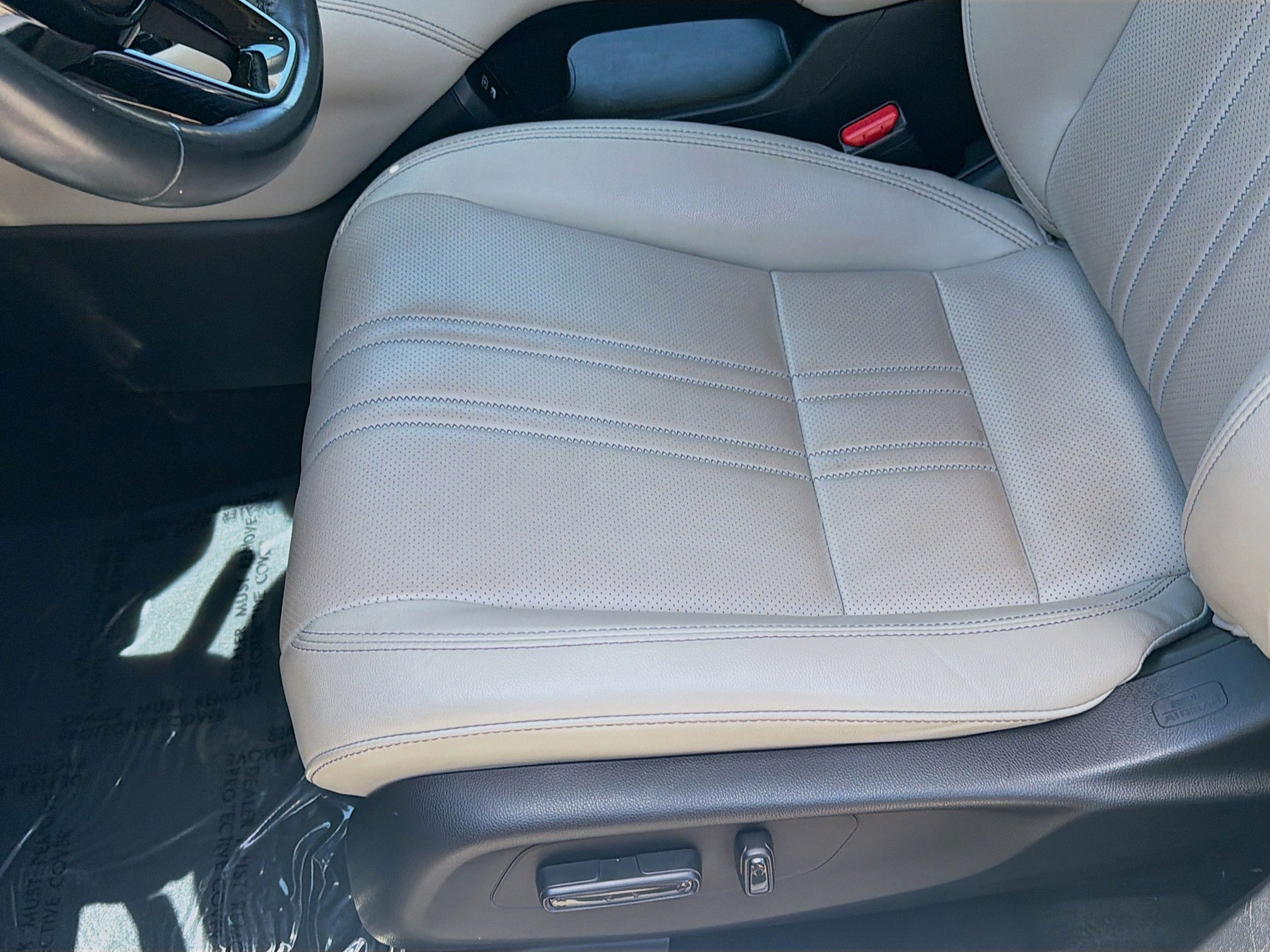 Used 2024 Lunar Silver Metallic Honda EX-L image 17