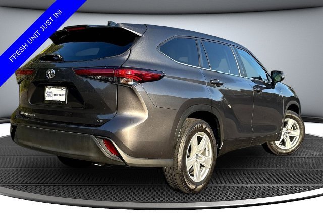 Used 2023 Gray Toyota LE image 5