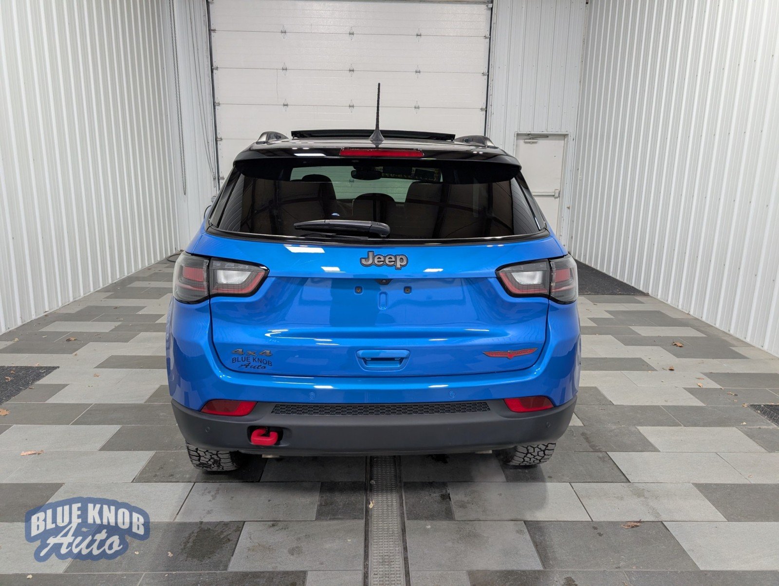 2025 Jeep Compass Trailhawk photo 3