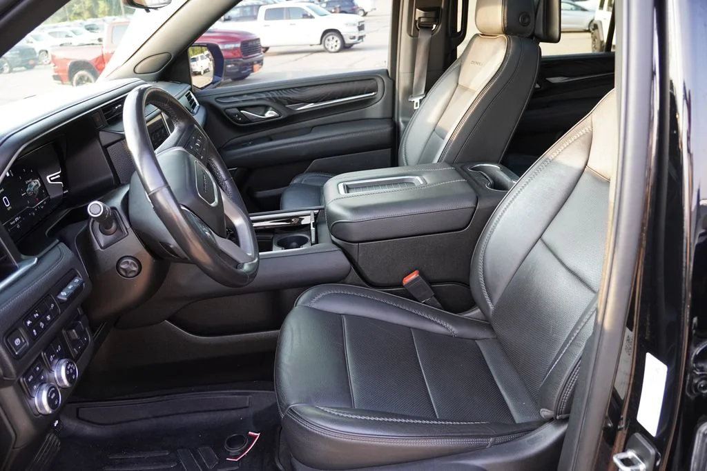 Used 2022  GMC Denali image 7