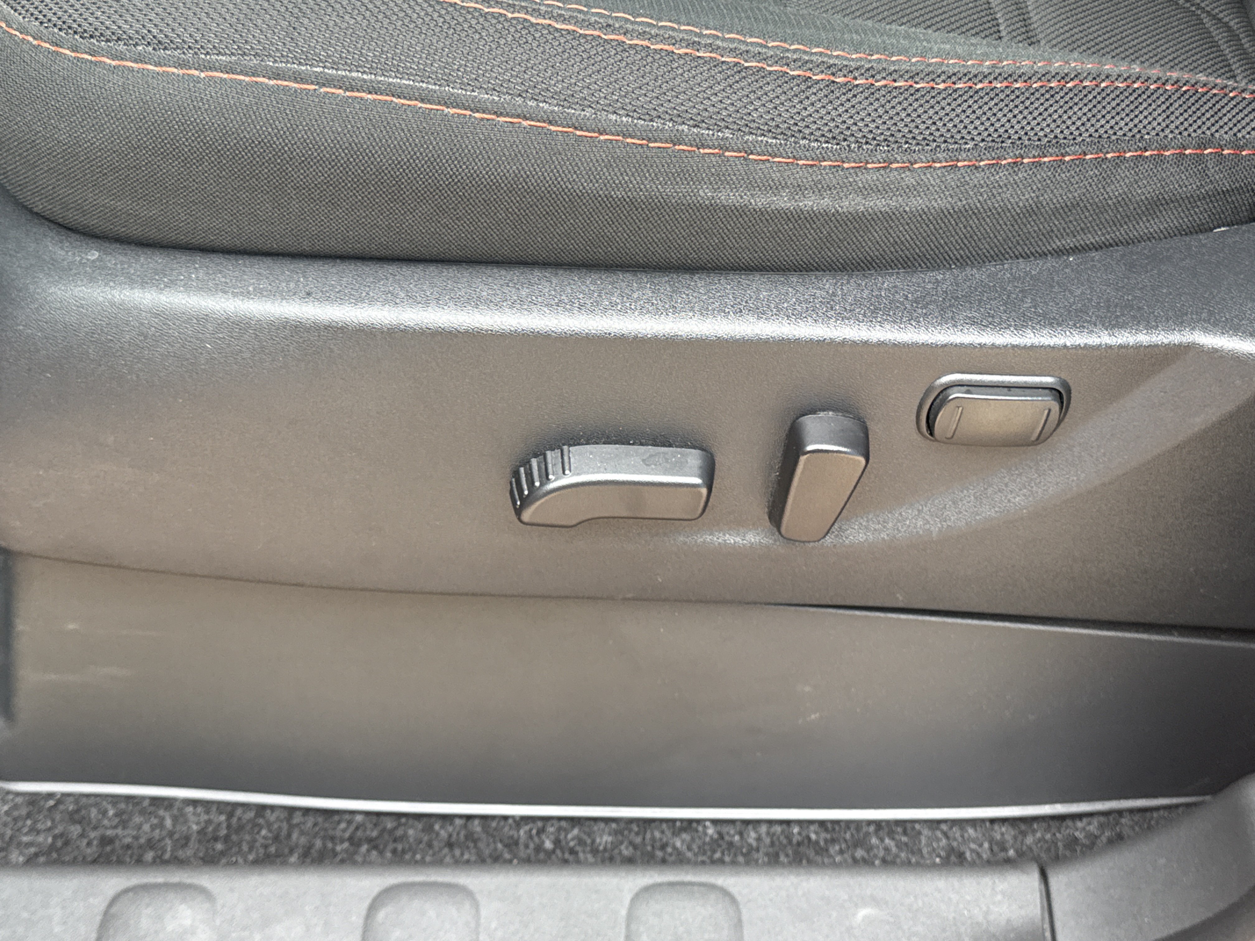 Used 2025  Nissan PRO-4X image 13