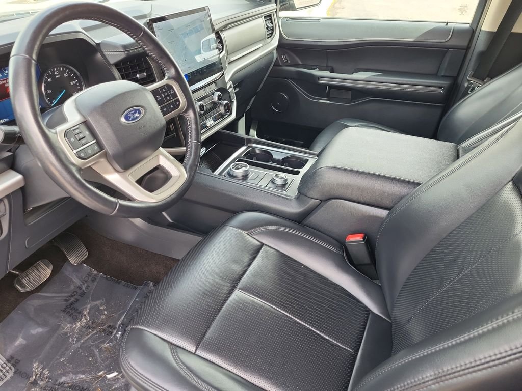 Used 2022 Black Ford XLT image 11