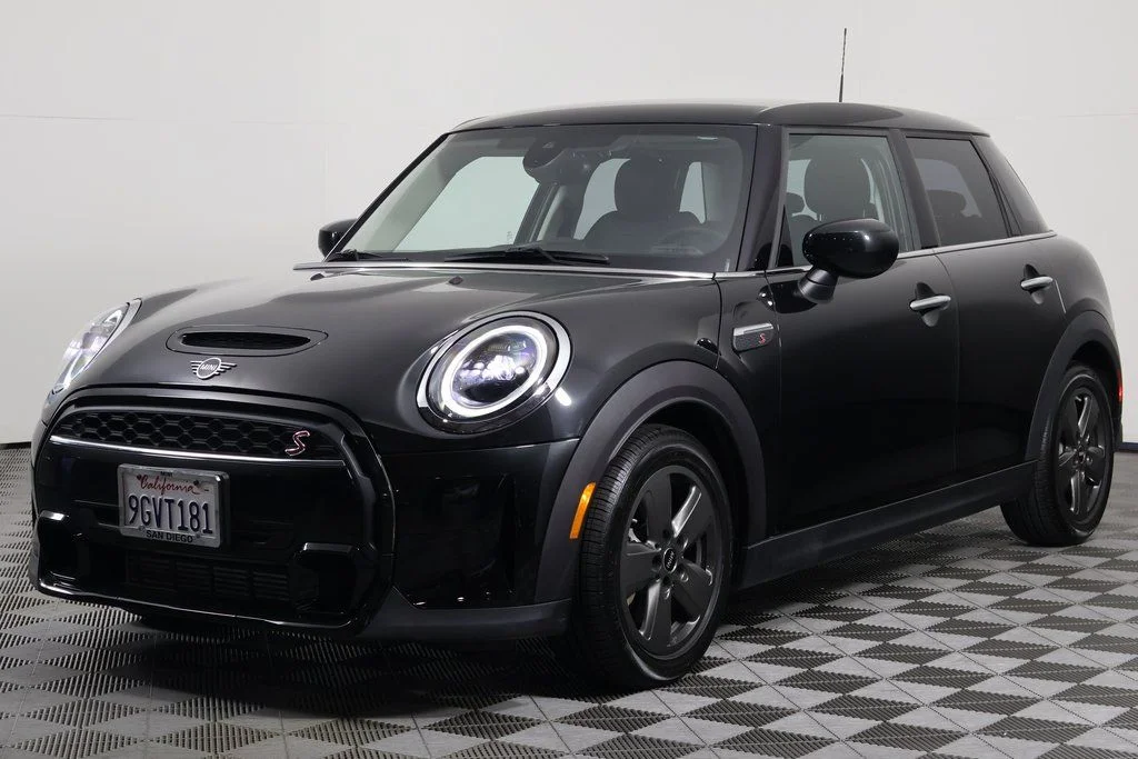 2024 MINI Hardtop Cooper S's photo