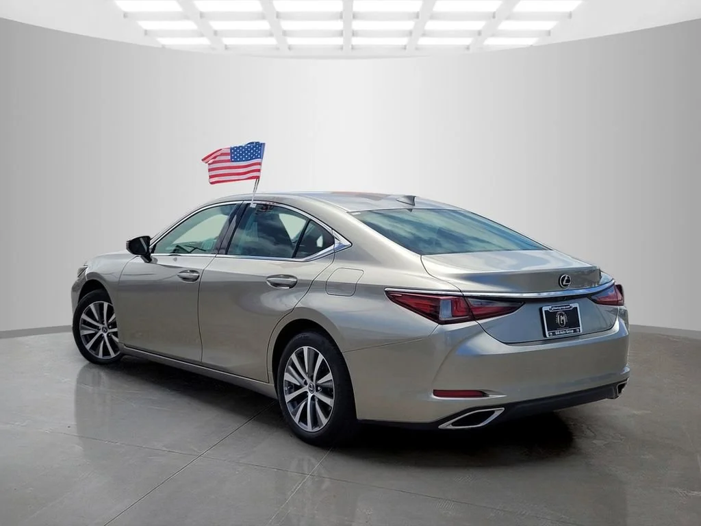 Used 2019  Lexus ES 350 image 6