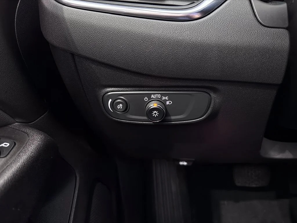 2024 Chevrolet Equinox LT - Photo 24