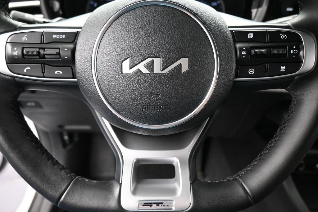 Used 2023 Glacial White Pearl Kia GT-Line image 30