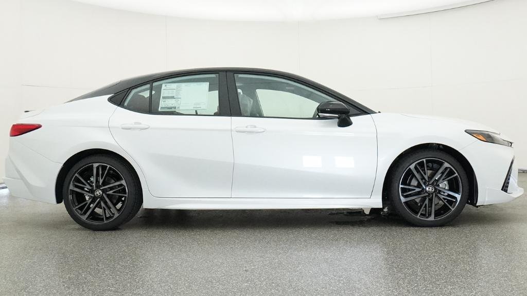 New 2026 Wind Chill Pearl with Midnight Black Metallic roof Toyota XSE image 11