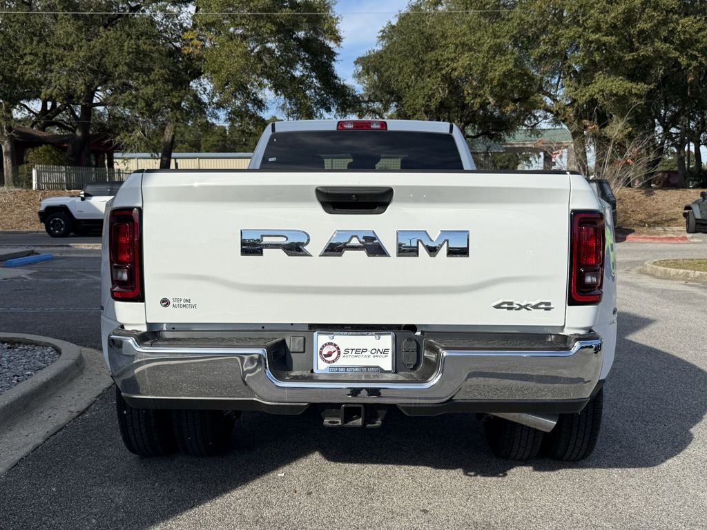 New 2026 Bright White Clear-Coat Exterior Paint Ram Tradesman image 5