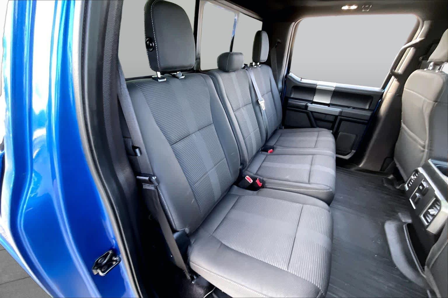 Used 2016 Blue Flame Metallic Ford XLT image 17