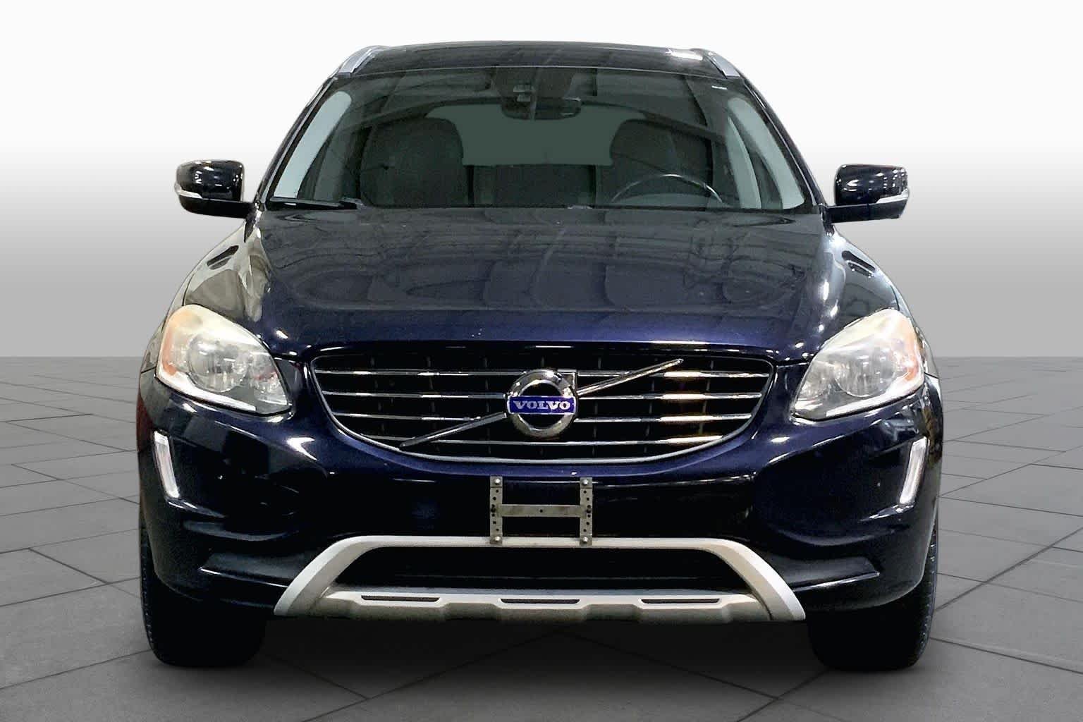 Used 2017 Magic Blue Metallic Volvo Dynamic image 4