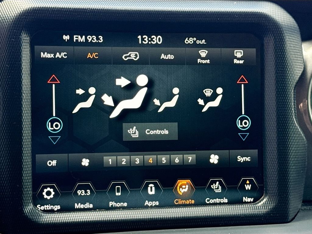 Used 2018 Silver Jeep Unlimited Sahara image 23