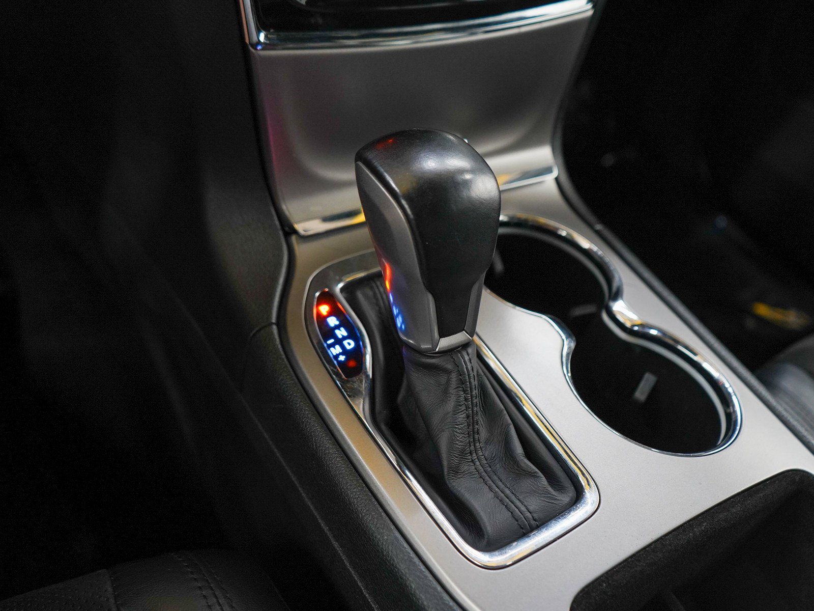 Used 2020 Bright White Clearcoat Jeep Altitude image 23