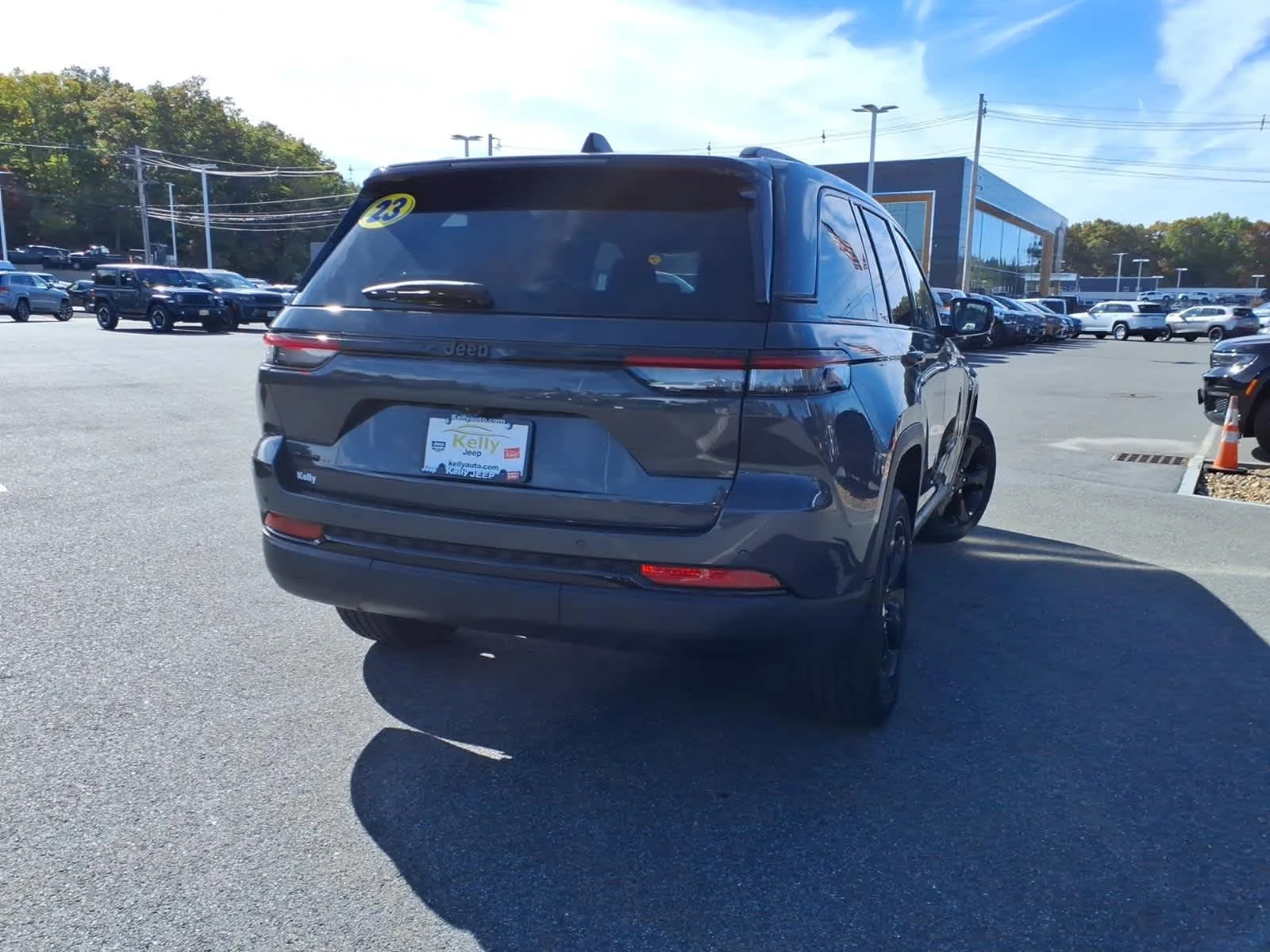 Used 2023 Baltic Gray Metallic Clearcoat Jeep Altitude image 8