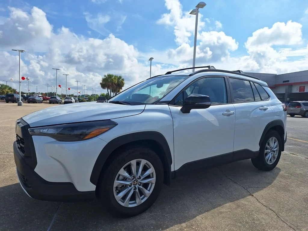 Used 2026 Beige Toyota LE image 1
