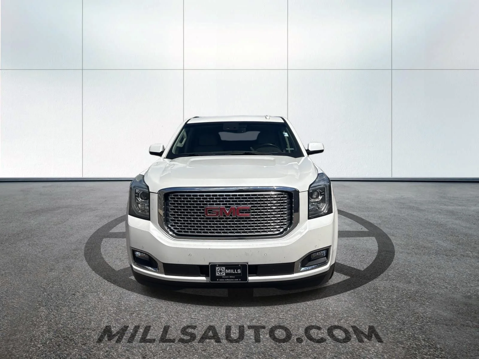 Used 2016 GMC Yukon XL Denali with VIN 1GKS2HKJ9GR259510 for sale in Brainerd, Minnesota