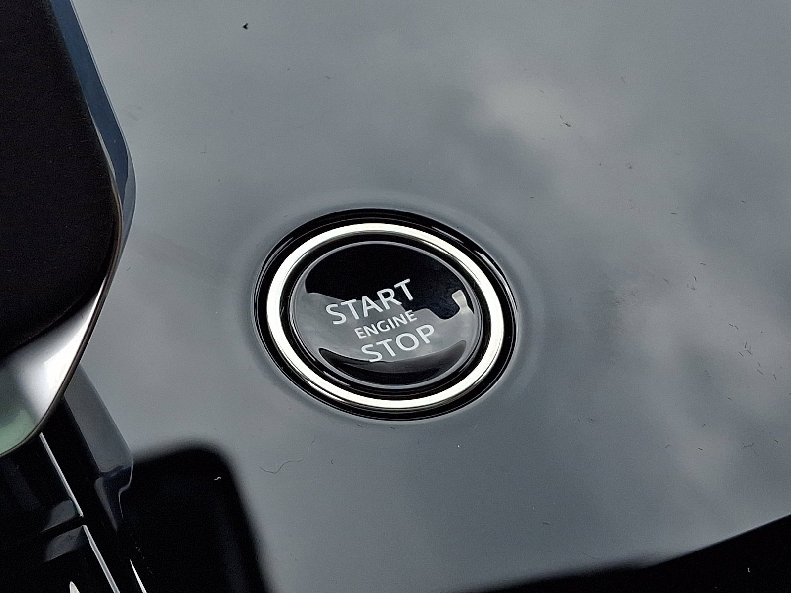 New 2026 Santorini Black LAND ROVER SE image 18