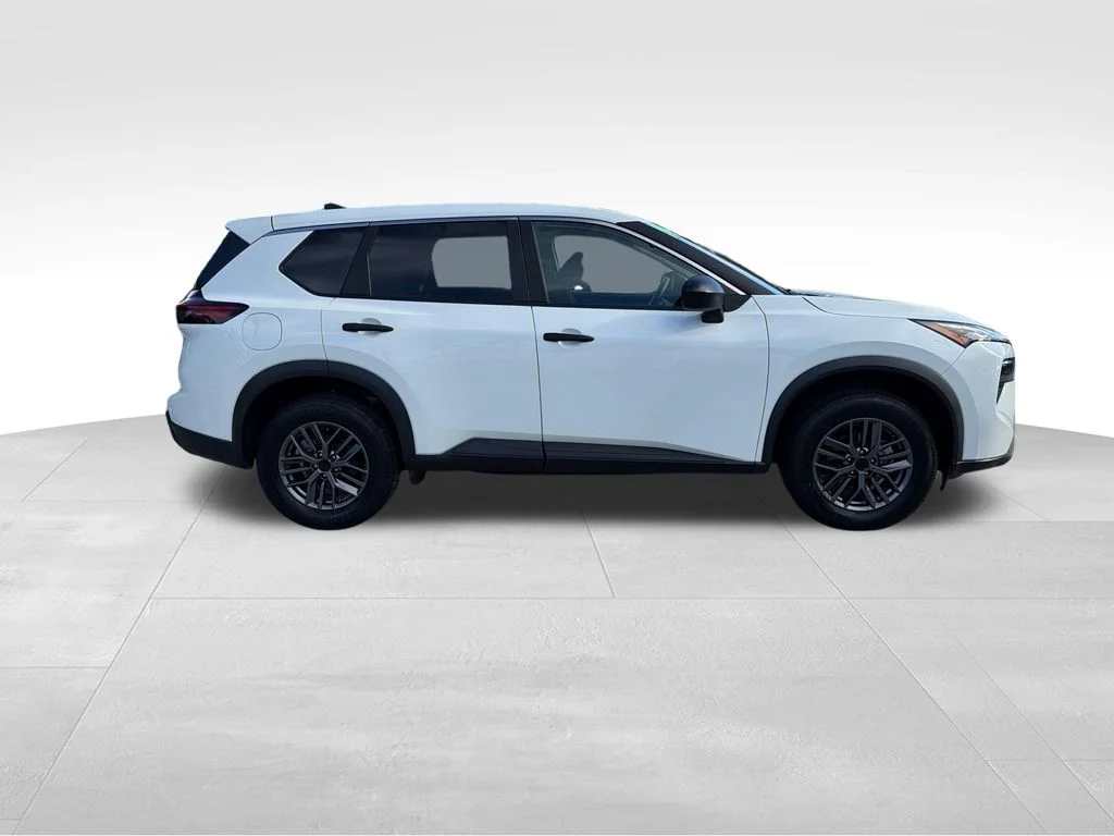 2024 Nissan Rogue S - Photo 8