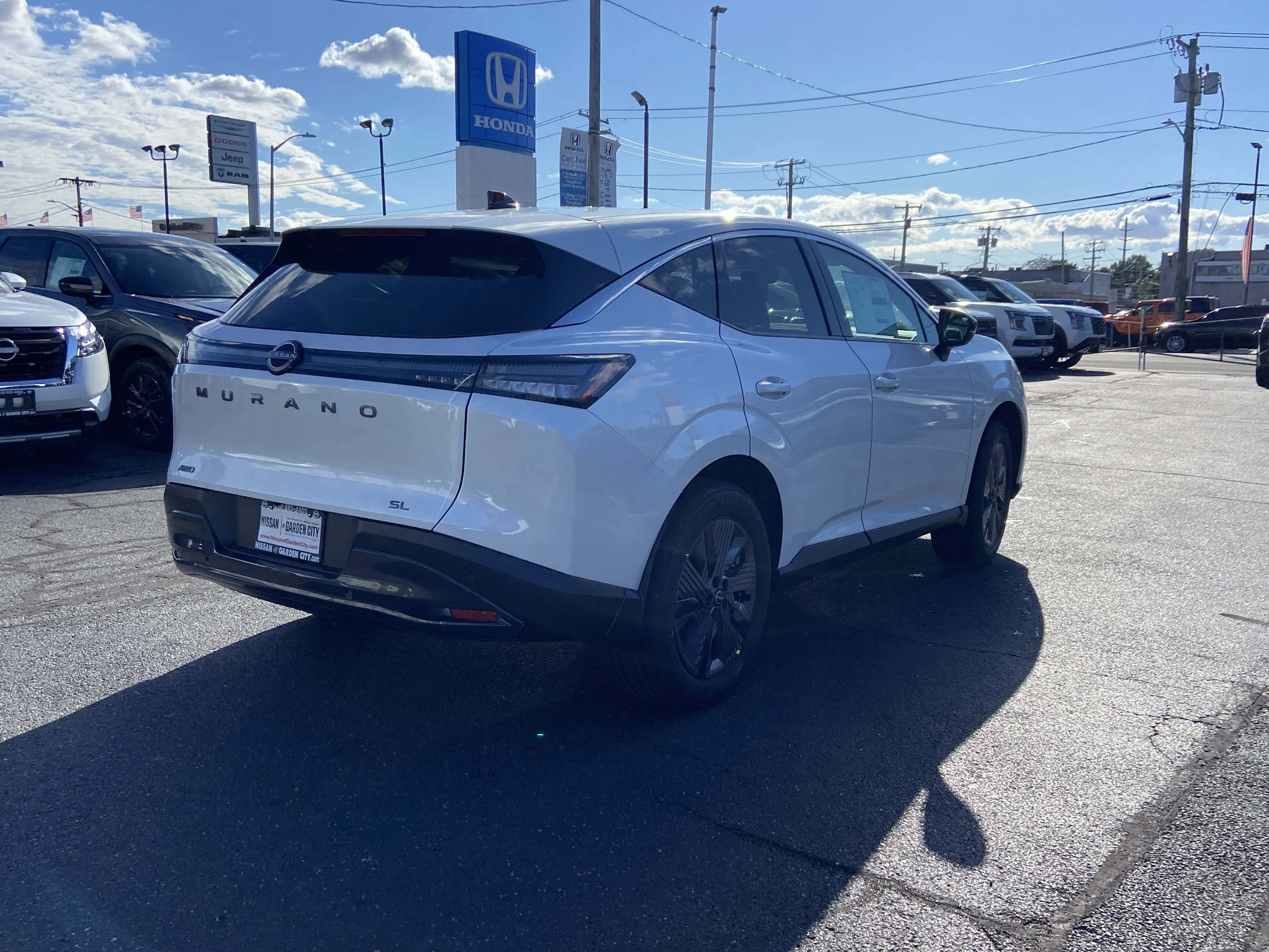 New 2026 Everest White Pearl TriCoat Nissan SL image 4