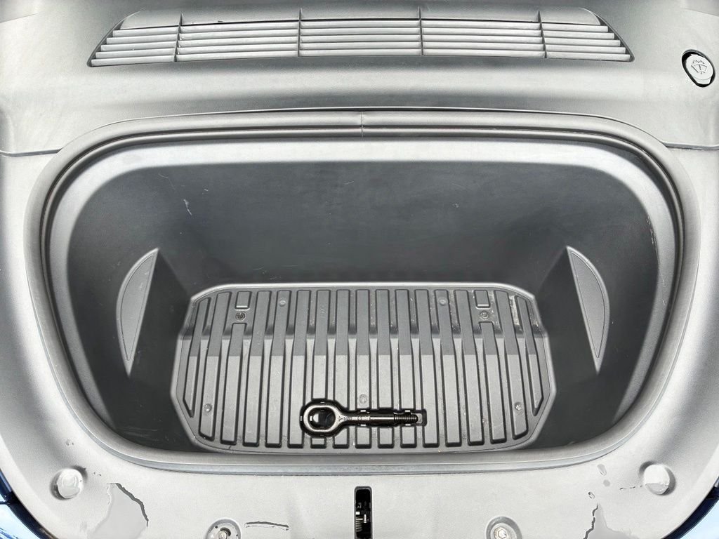 Used 2024  Tesla Long Range image 30