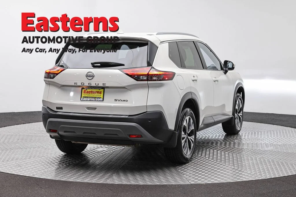 Used 2023 White Nissan SV image 5