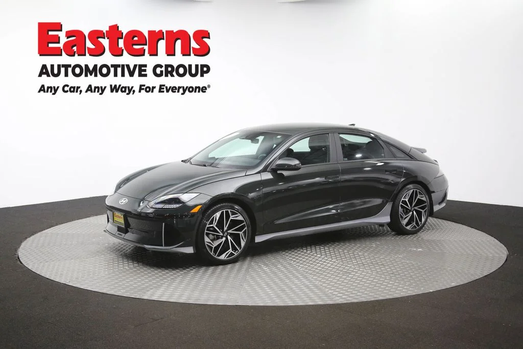 Used 2023 Green Hyundai SEL image 57