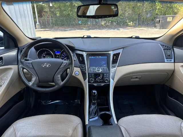 Used 2013 Black Hyundai Limited image 9