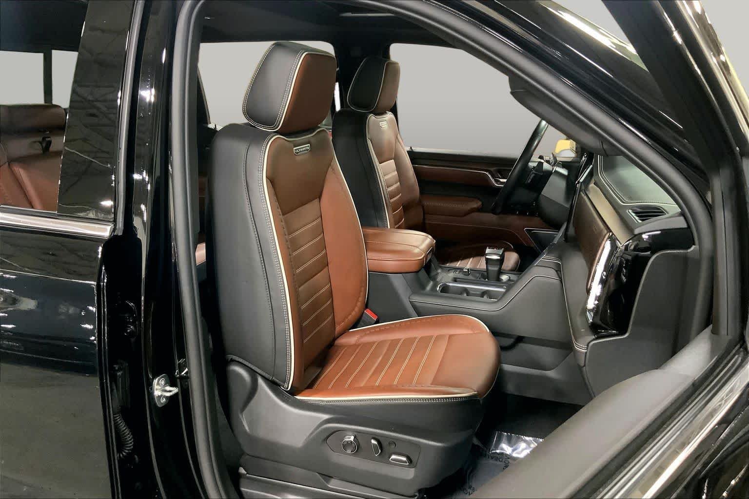 Used 2023 Onyx Black GMC Denali Ultimate image 9