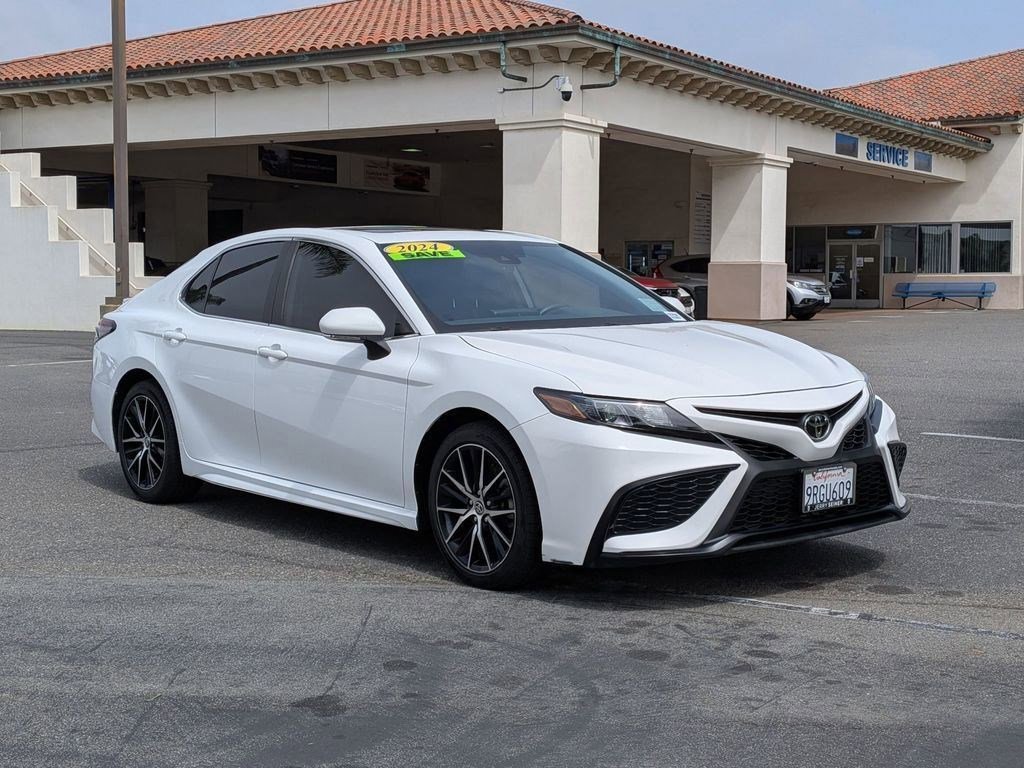 Used 2024 Ice Toyota SE image 7