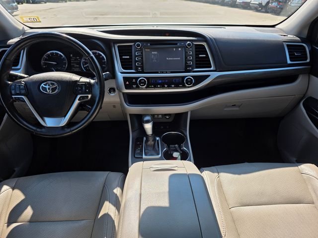 Used 2017 Blizzard Pearl Toyota Limited image 26