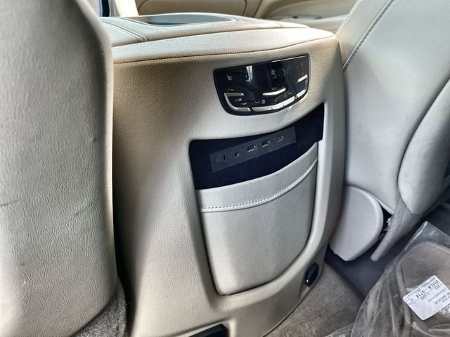 Used 2020 Silver Cadillac Luxury image 23