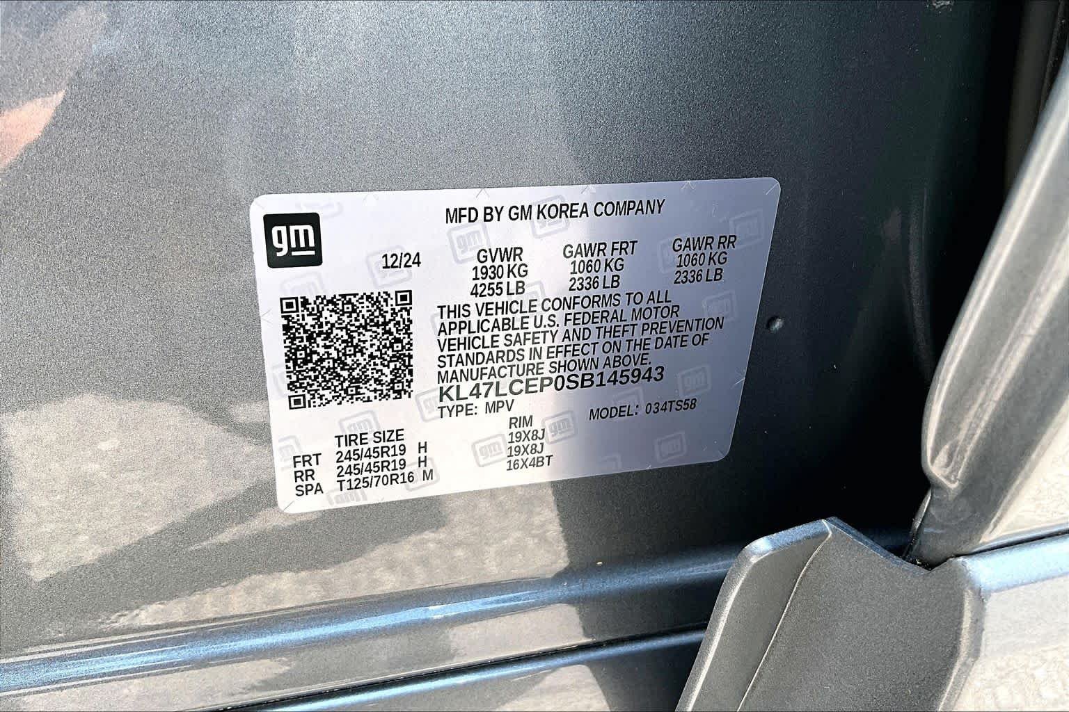 Used 2025 Moonstone Gray Metallic Buick Avenir image 38
