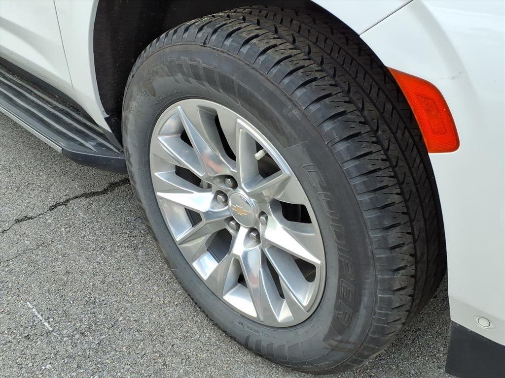 Used 2023 Iridescent Pearl Tricoat Chevrolet Premier image 4