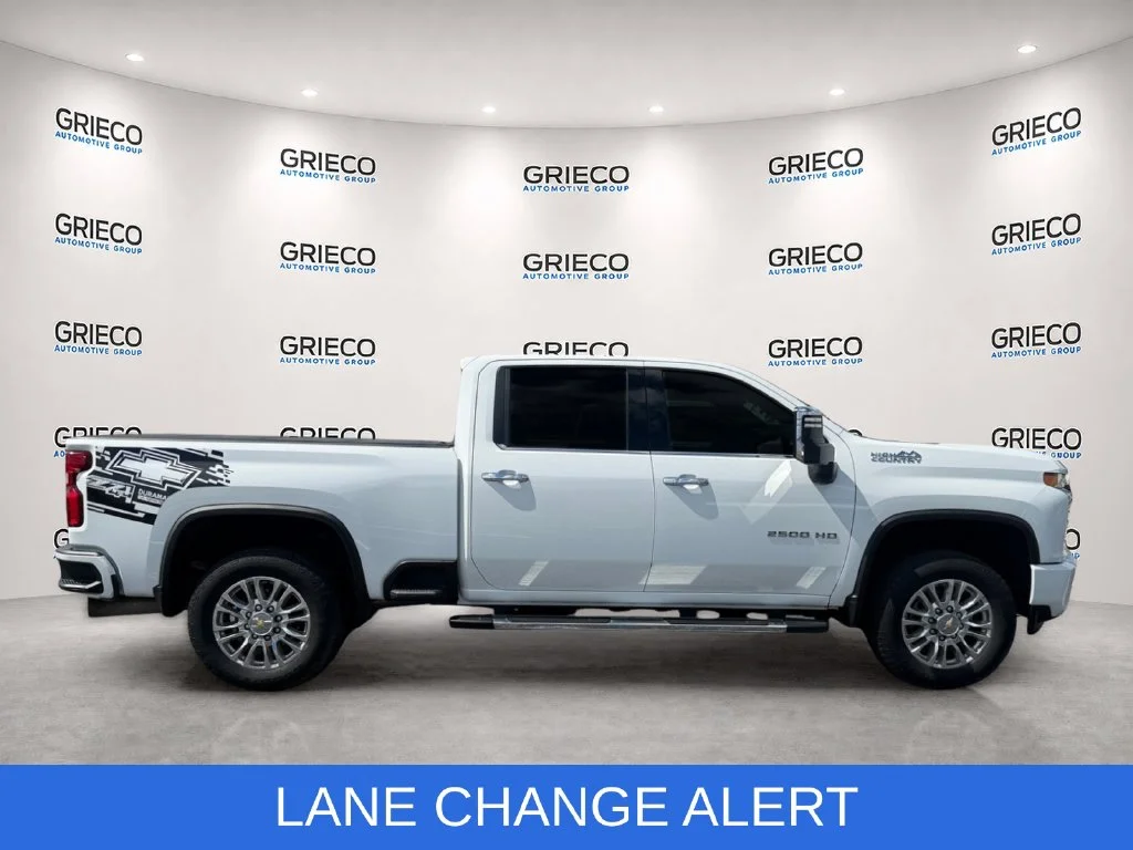 Used 2023 White Chevrolet High Country image 8