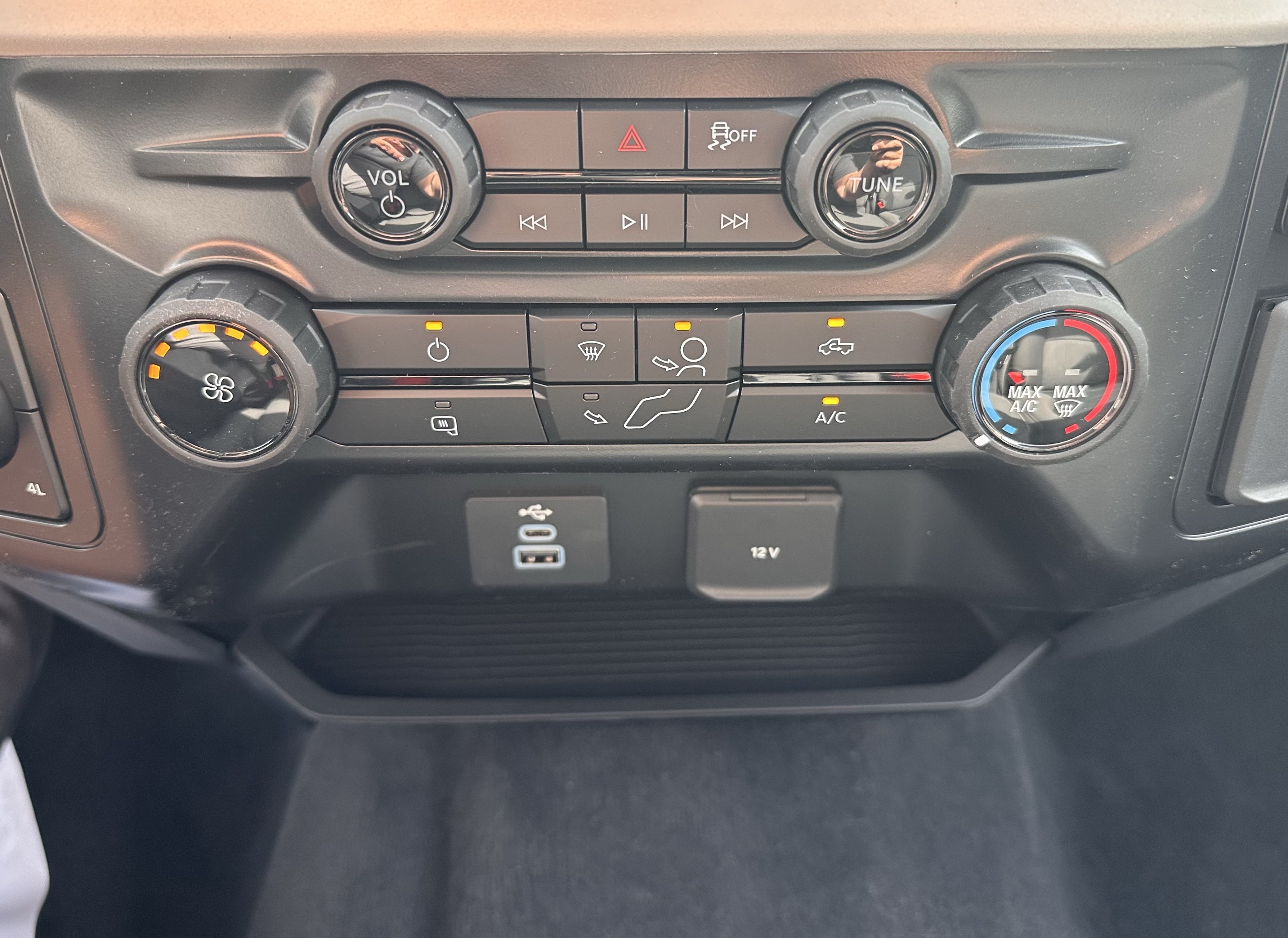 New 2026 Oxford White Ford F-250® XL image 27