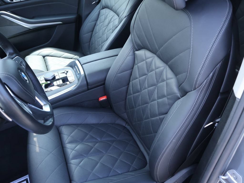 2025 BMW X7 40i - Photo 27