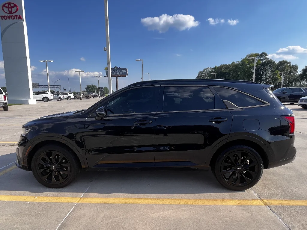 Used 2022 Ebony Black Kia SX Prestige image 6