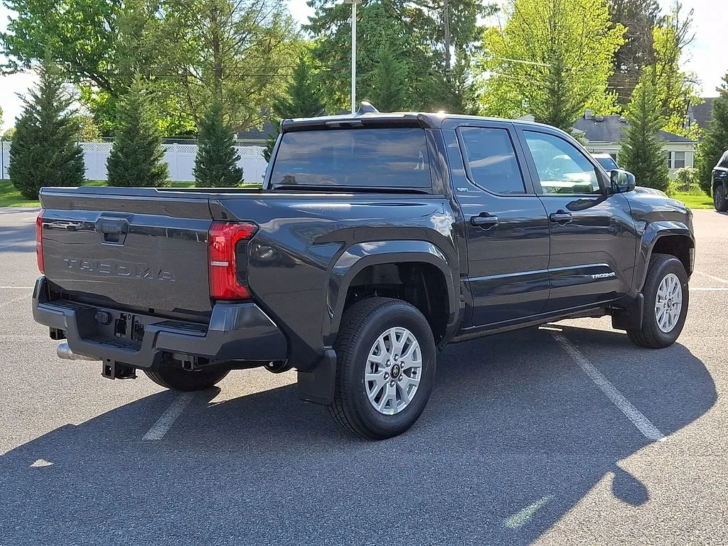 2026 Toyota Tacoma SR5 - Photo 6