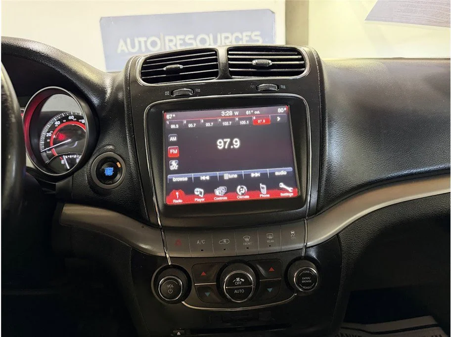 Used 2017 Pitch Black Clearcoat Dodge Crossroad Plus image 32