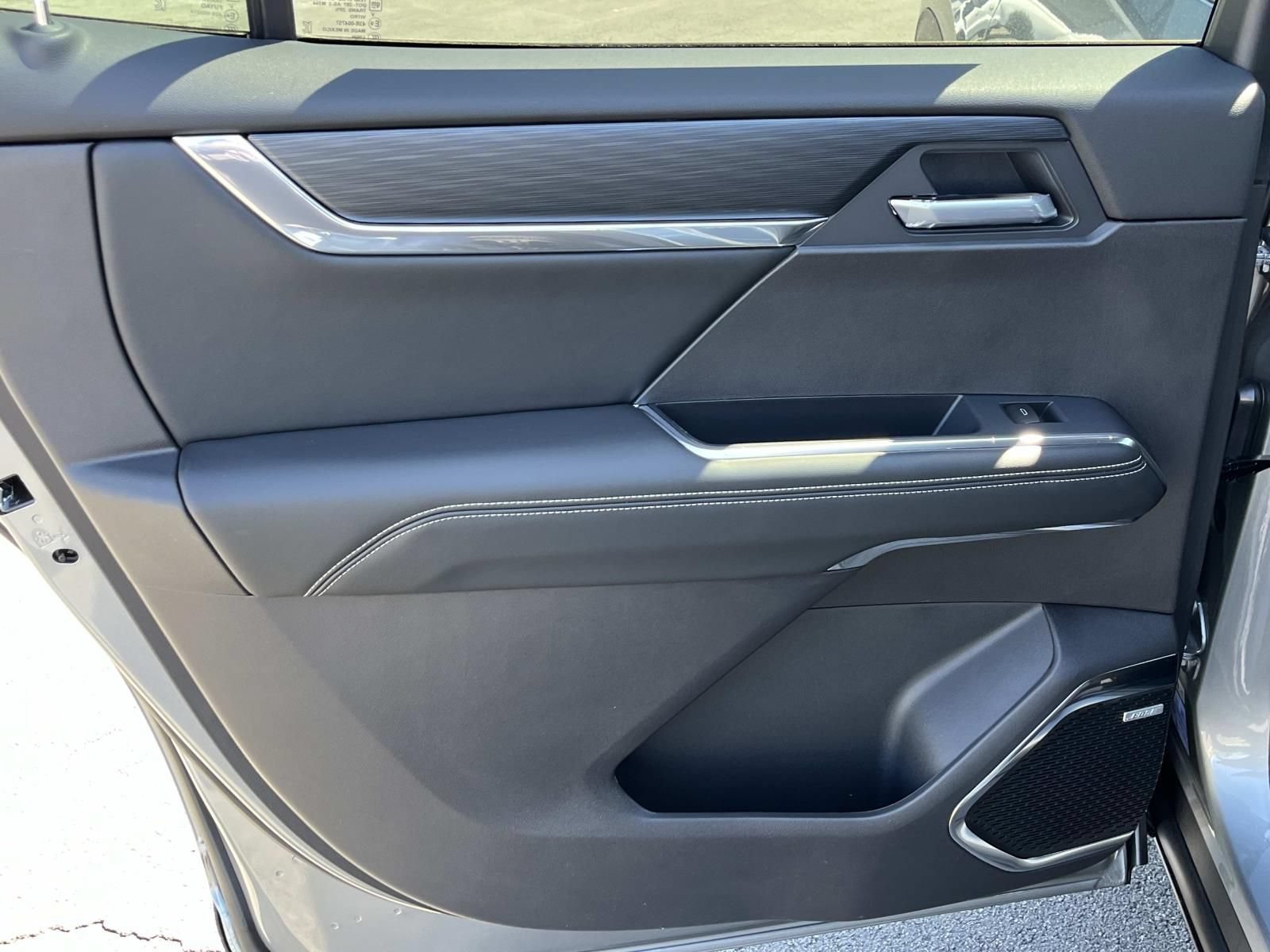 New 2026 Sterling Metallic GMC Elevation image 17