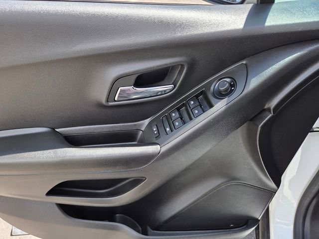 2022 Chevrolet Trax LT - Photo 17