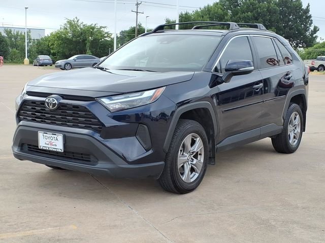 Used 2024  Toyota XLE image 3