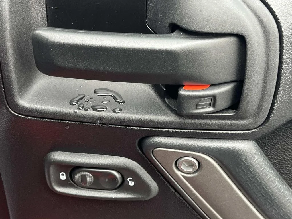Used 2015 Black Jeep Sport image 27