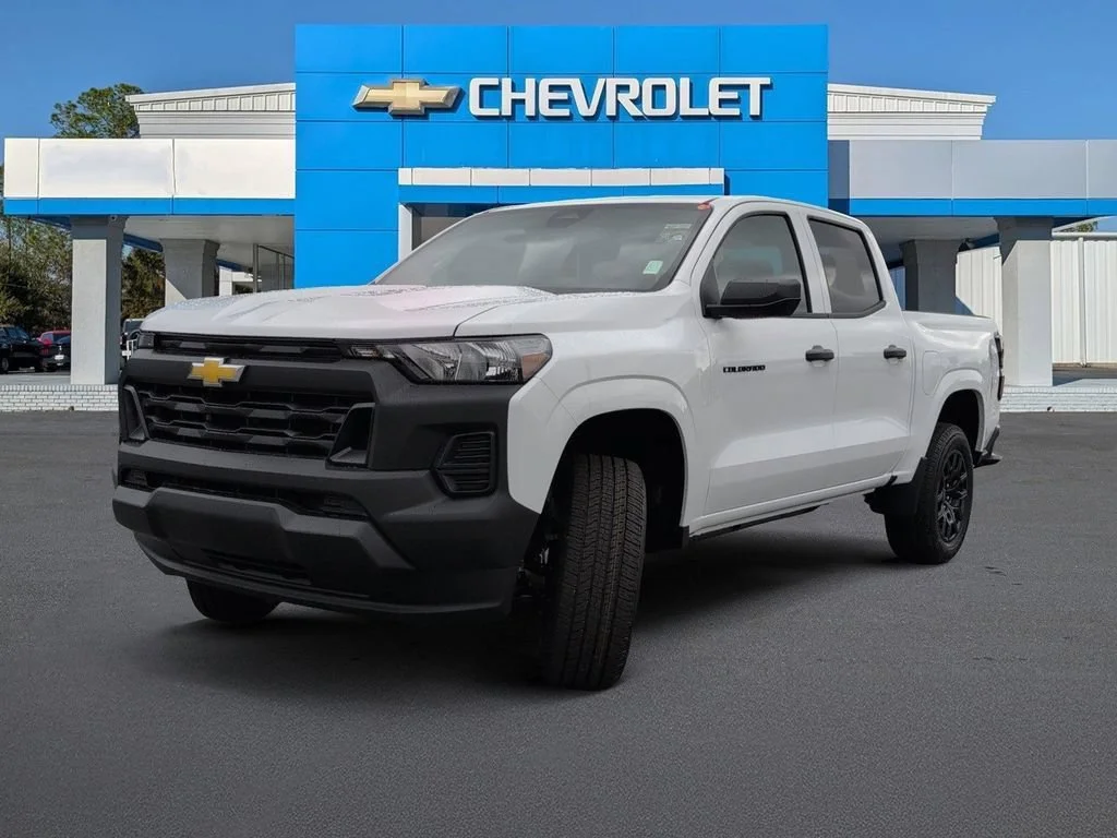 New 2026 Summit White Chevrolet WT image 7