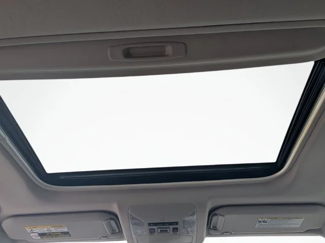 Used 2022 White Toyota XLE image 23