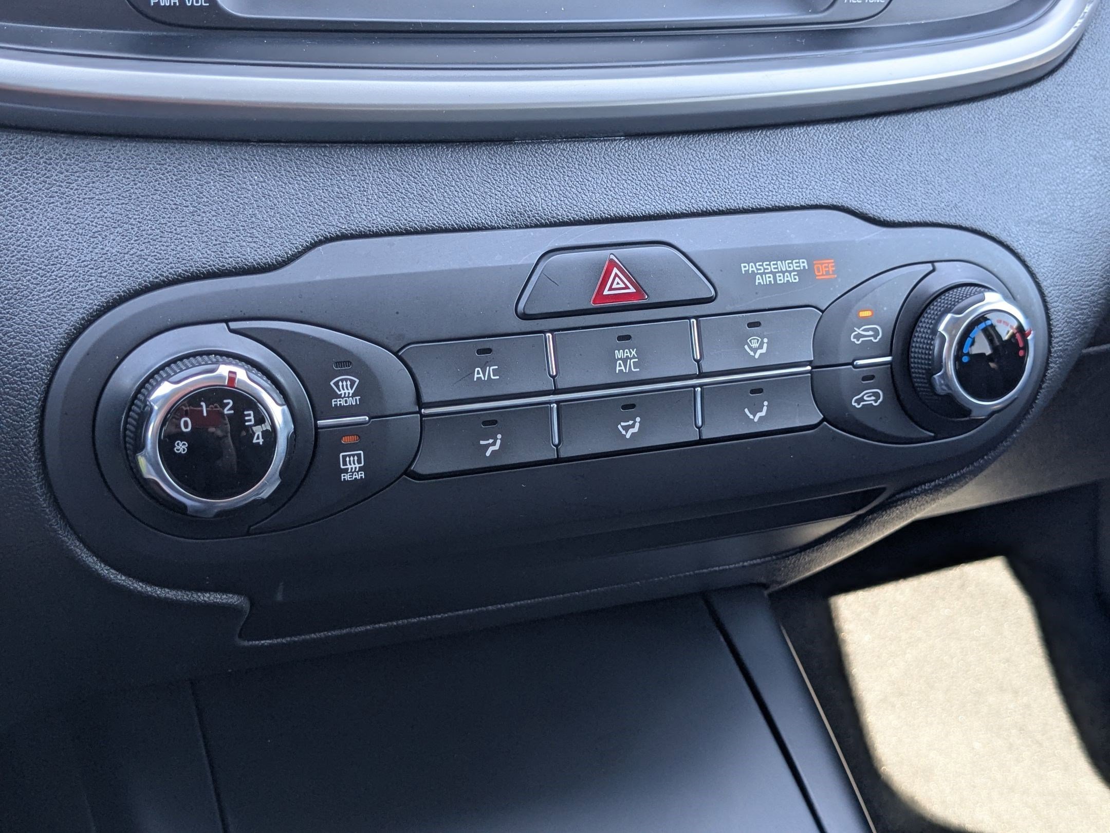 Used 2020 Sangria Kia LX V6 image 22