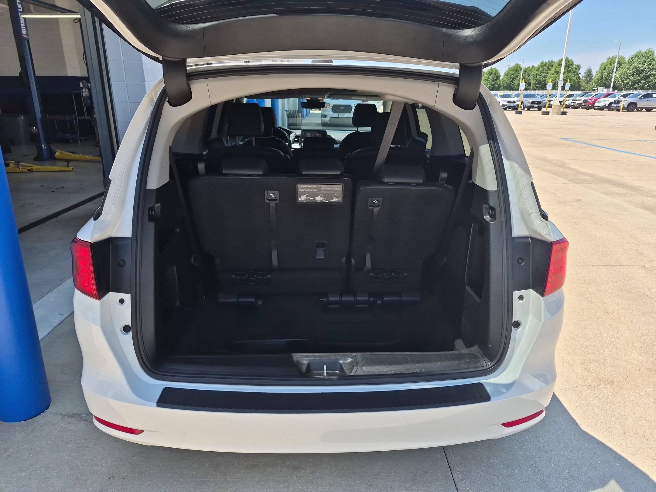 2024 Honda Odyssey EX-L - Photo 27